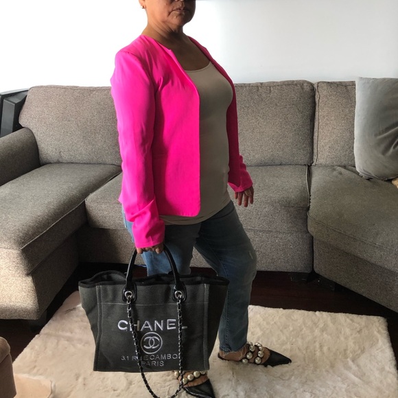 Gorgeous neon pink blazer - Picture 4 of 9